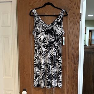 NWT Karen Kane Monochrome Leaf Pattern Dress Size L